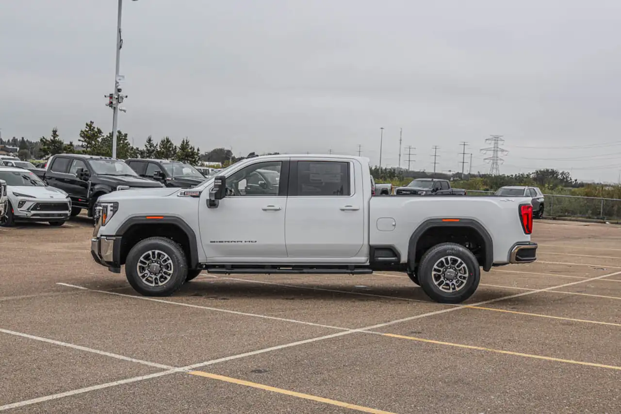 GMC Sierra 3500HD photo GMC Sierra 3500HD