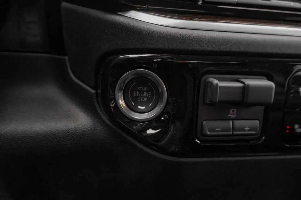 GMC Sierra 3500HD снимка GMC Sierra 3500HD
