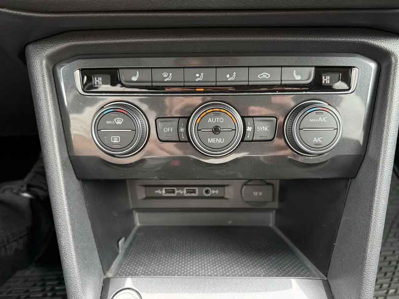 Volkswagen Tiguan снимка Volkswagen Tiguan