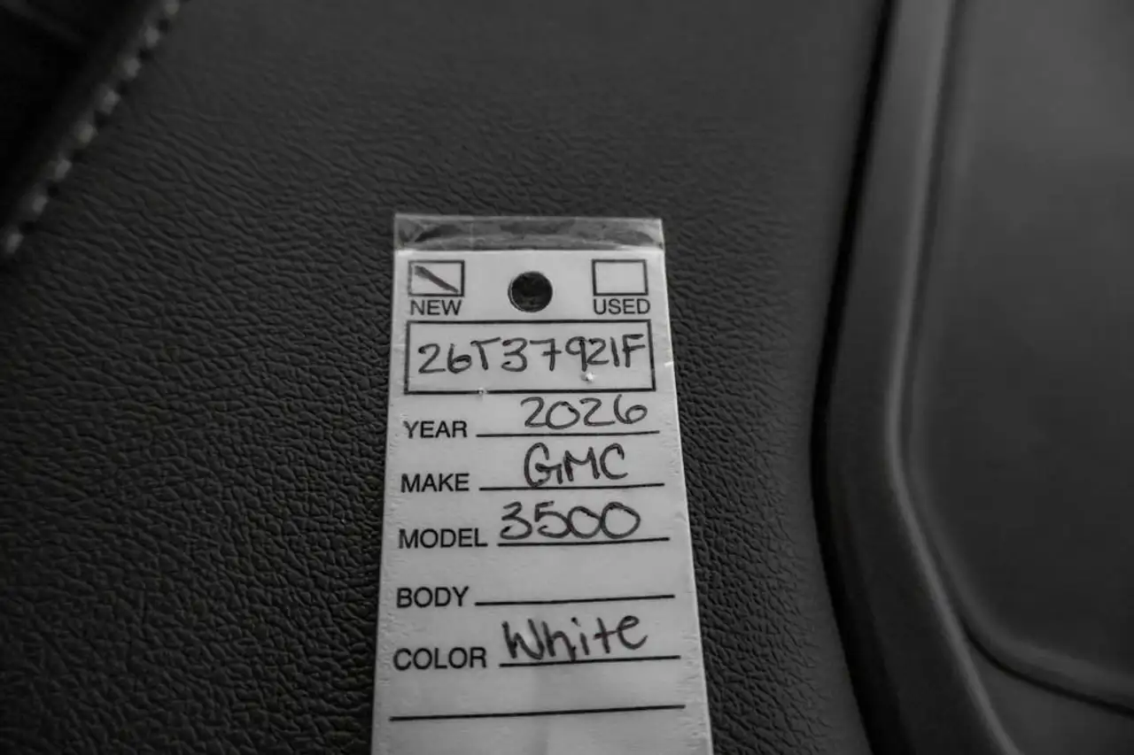GMC Sierra 3500HD снимка GMC Sierra 3500HD