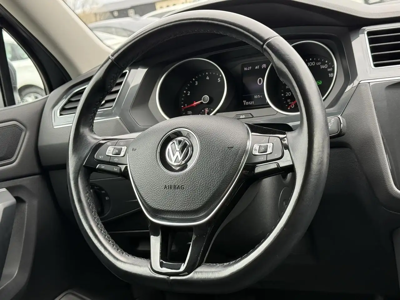 Volkswagen Tiguan снимка Volkswagen Tiguan