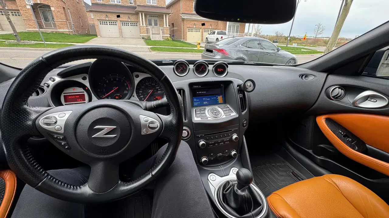 Nissan 370Z снимка Nissan 370Z