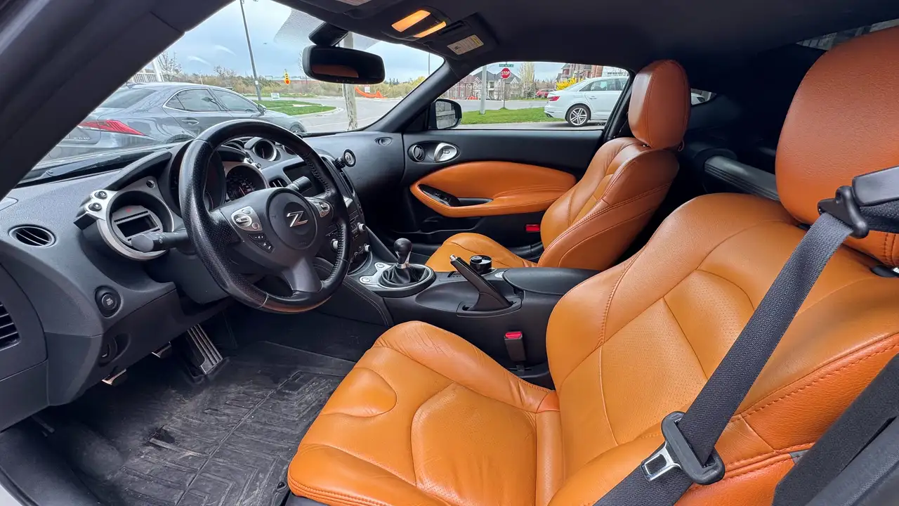 Nissan 370Z снимка Nissan 370Z