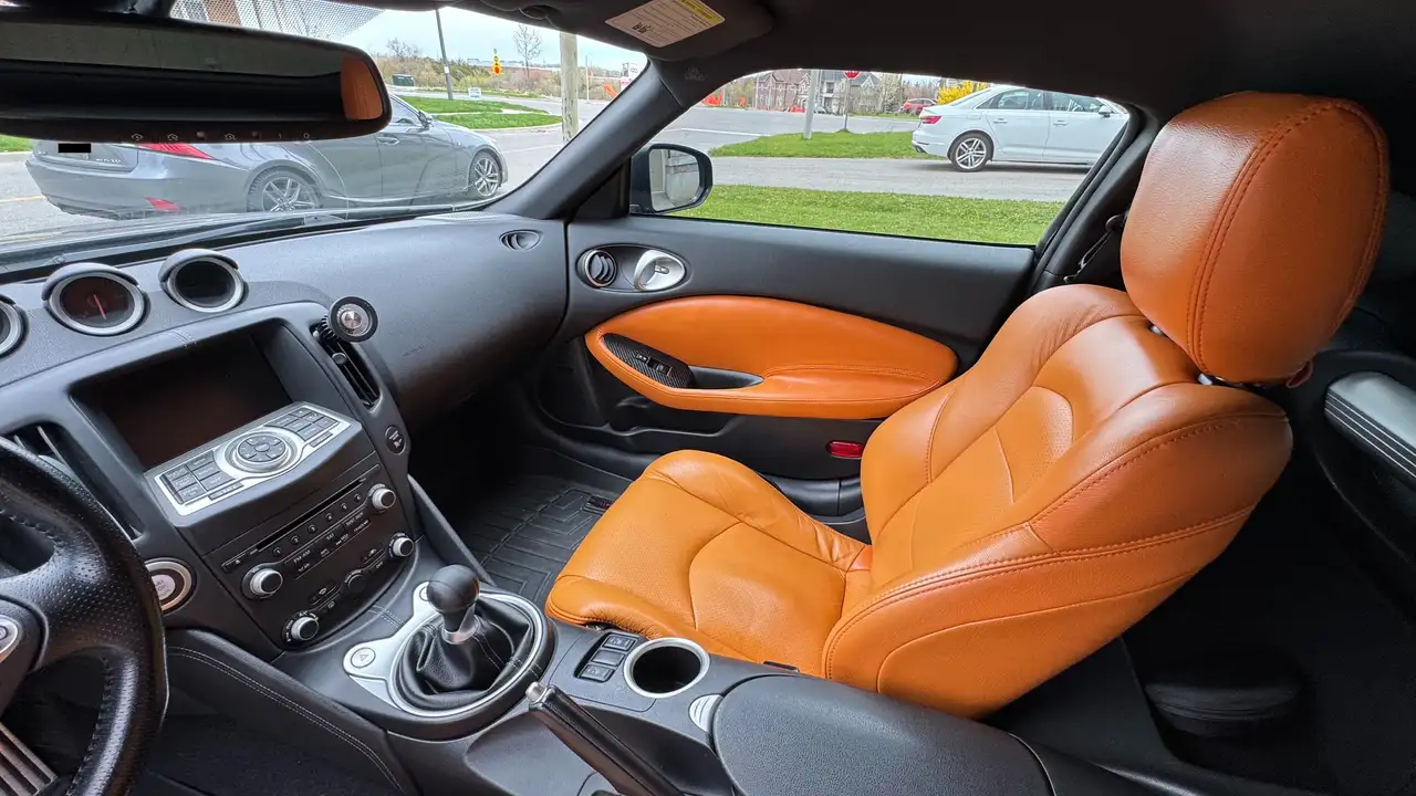 Nissan 370Z снимка Nissan 370Z