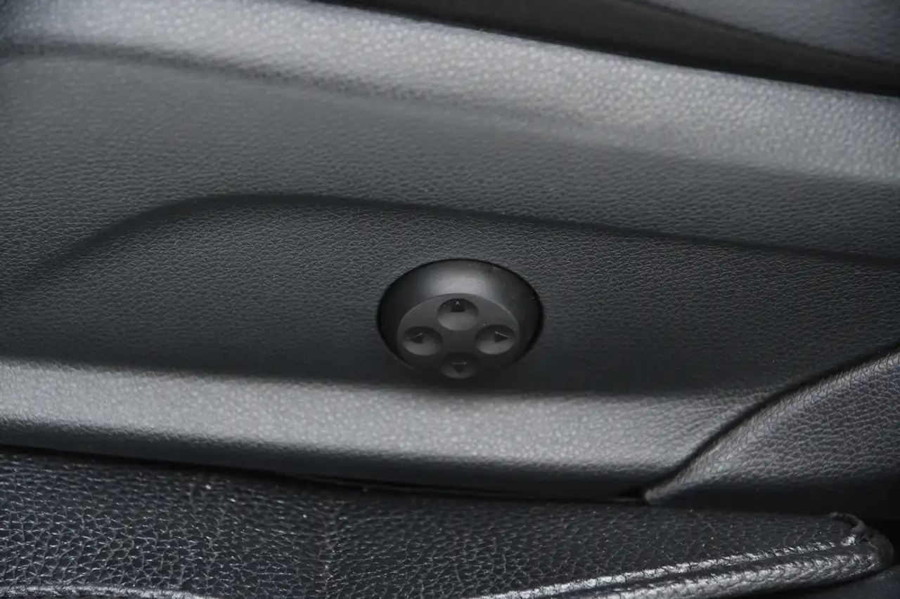 Mercedes-Benz GLC photo Mercedes-Benz GLC