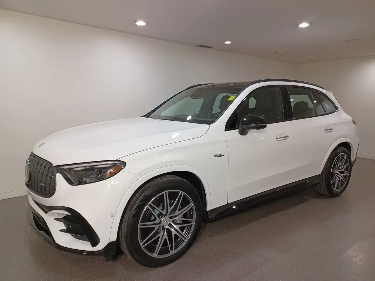 Mercedes-Benz GLC снимка Mercedes-Benz GLC