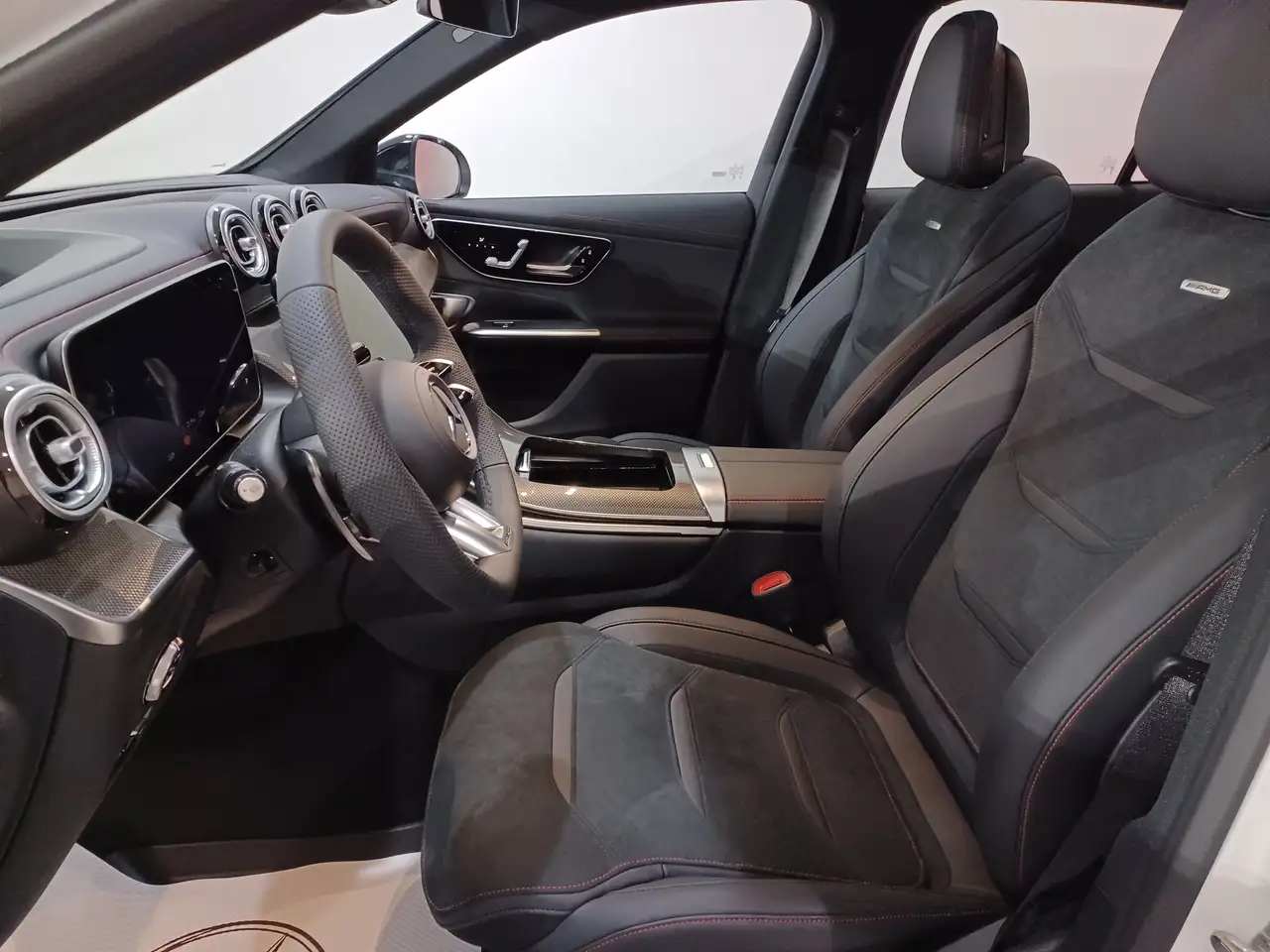 Mercedes-Benz GLC снимка Mercedes-Benz GLC