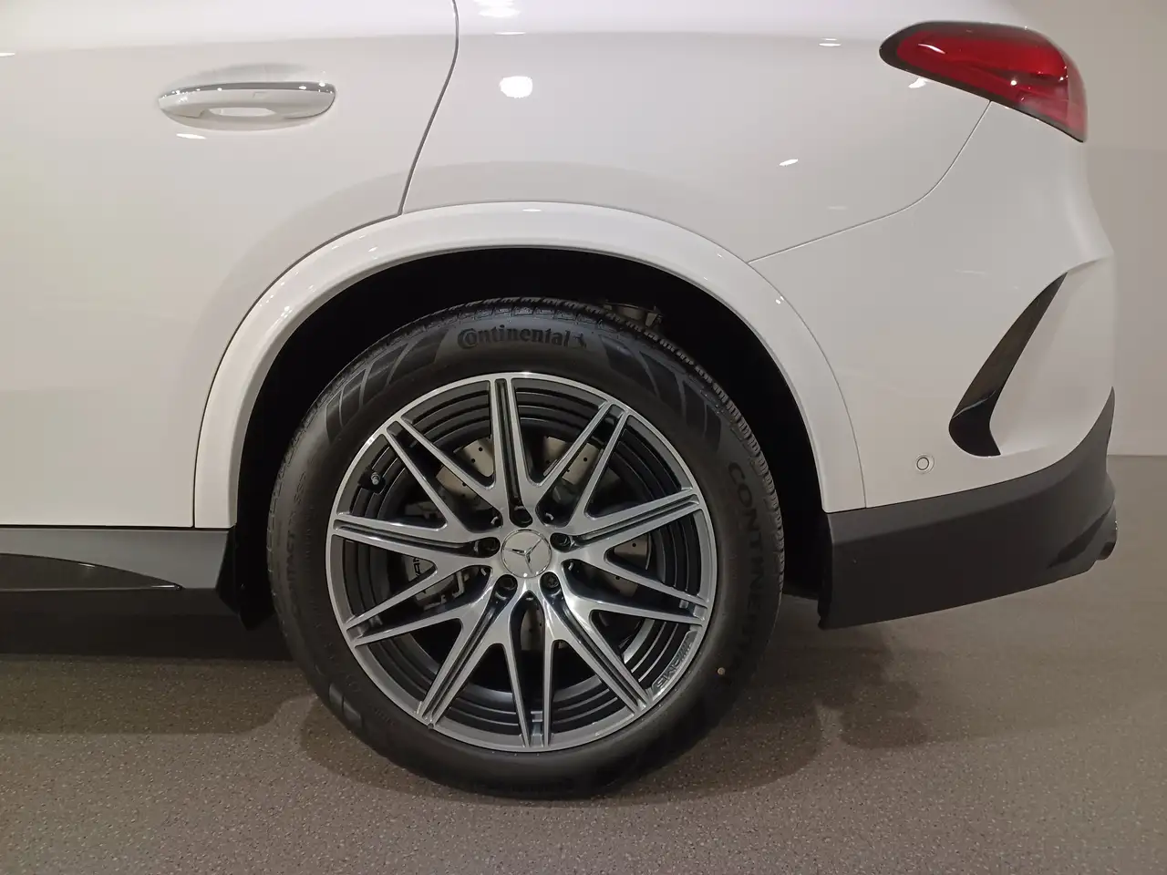 Mercedes-Benz GLC снимка Mercedes-Benz GLC