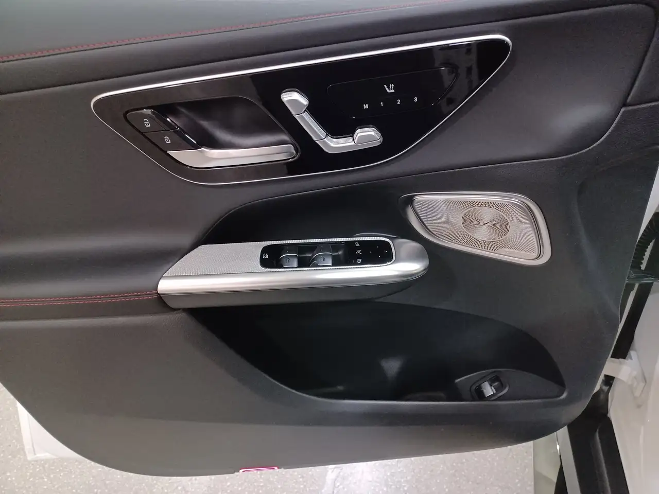 Mercedes-Benz GLC снимка Mercedes-Benz GLC