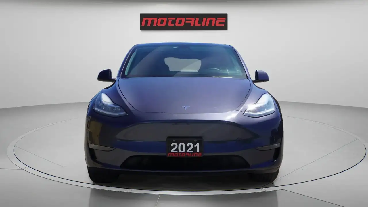 Tesla Model Y photo Tesla Model Y
