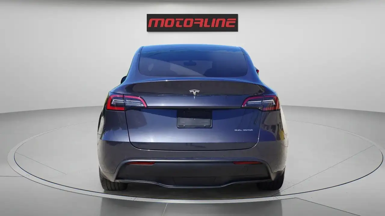 Tesla Model Y photo Tesla Model Y