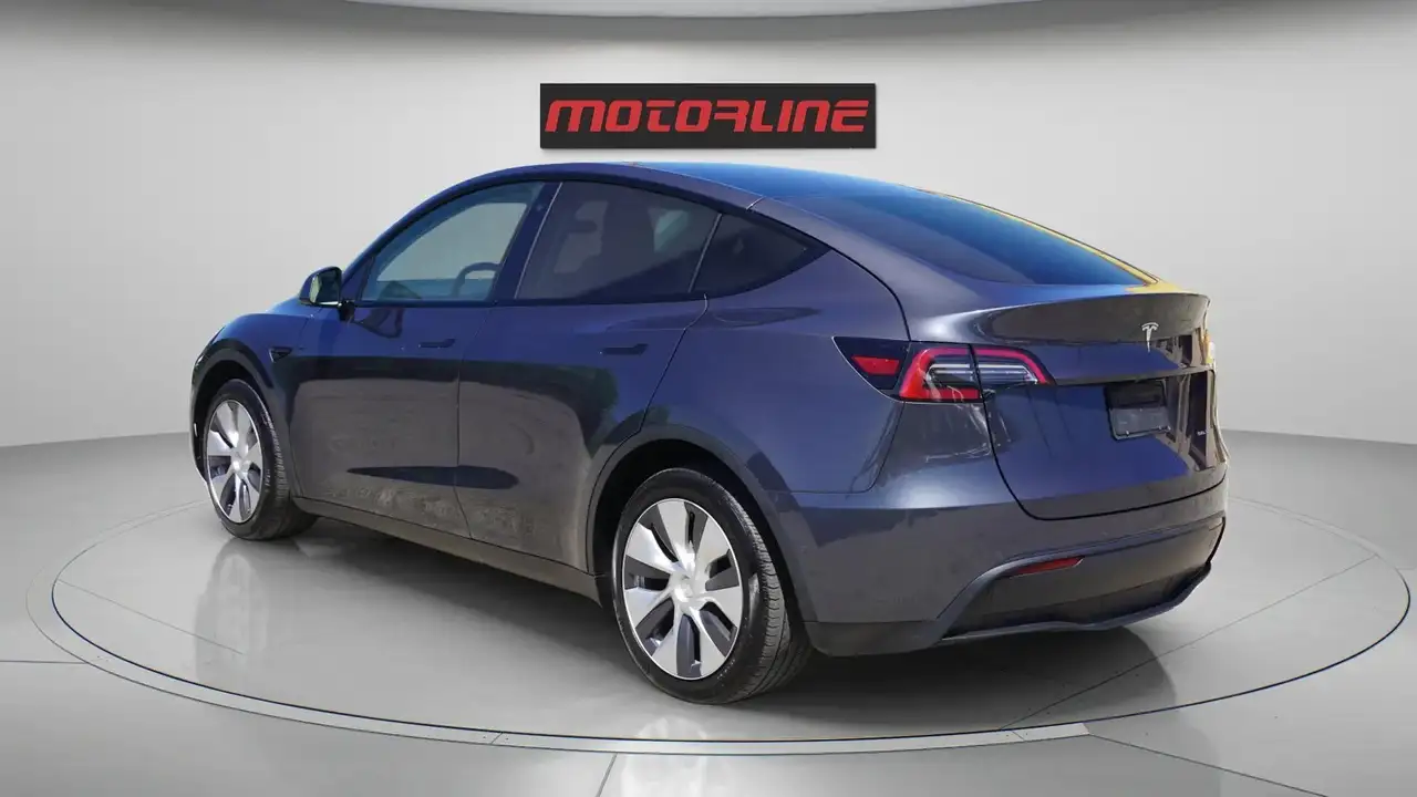 Tesla Model Y photo Tesla Model Y