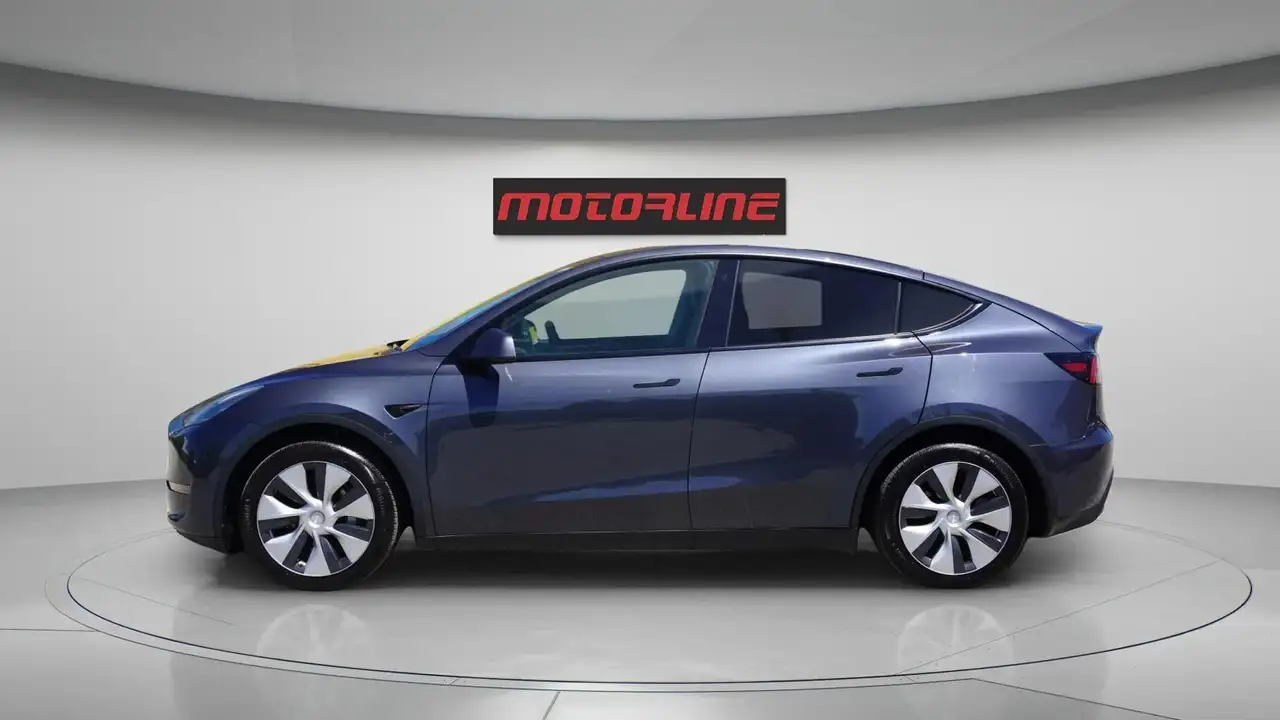 Tesla Model Y photo Tesla Model Y