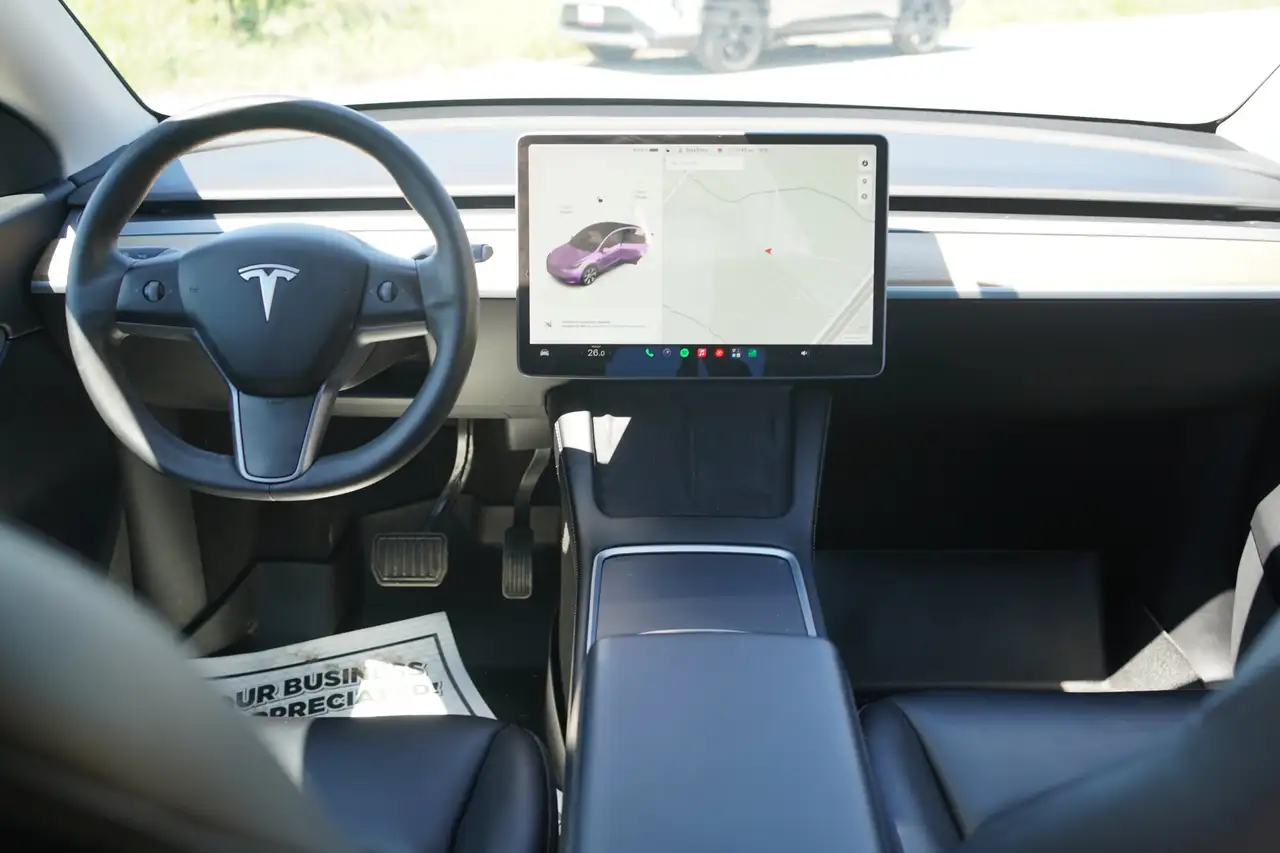 Tesla Model Y photo Tesla Model Y