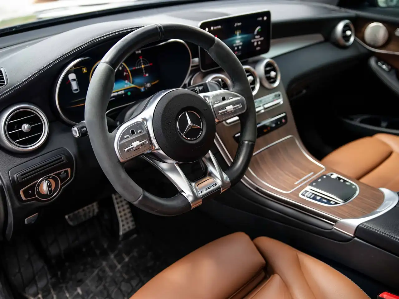 Mercedes-Benz GLC снимка Mercedes-Benz GLC