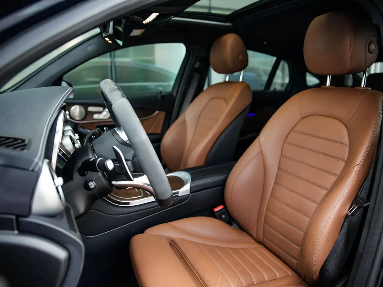 Mercedes-Benz GLC снимка Mercedes-Benz GLC