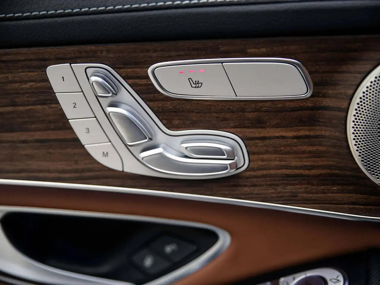 Mercedes-Benz GLC снимка Mercedes-Benz GLC