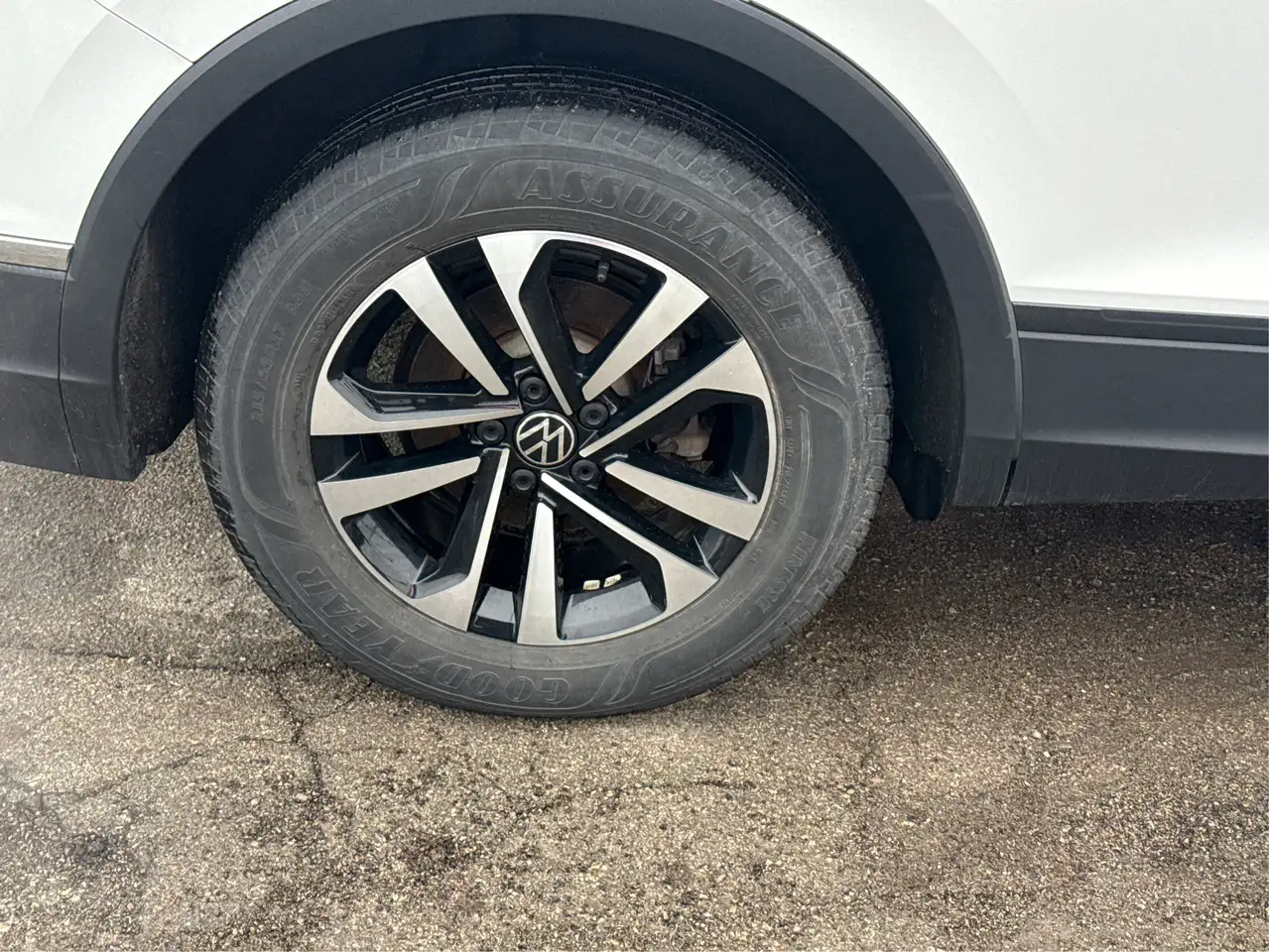Volkswagen Tiguan снимка Volkswagen Tiguan