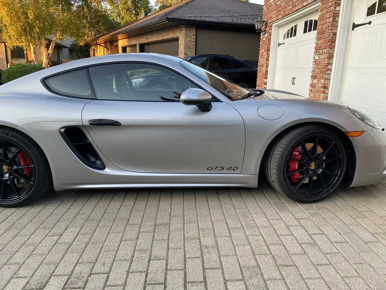 Porsche 718 Cayman photo Porsche 718 Cayman