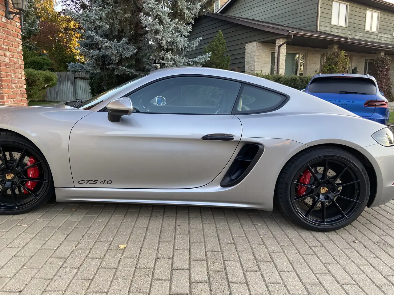 Porsche 718 Cayman photo Porsche 718 Cayman