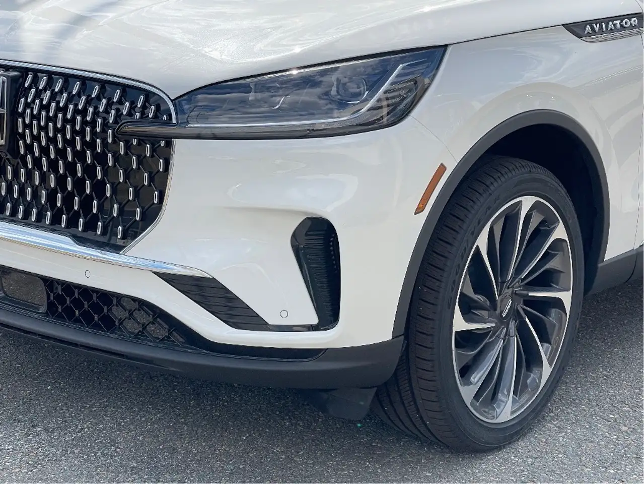 Lincoln Aviator снимка Lincoln Aviator