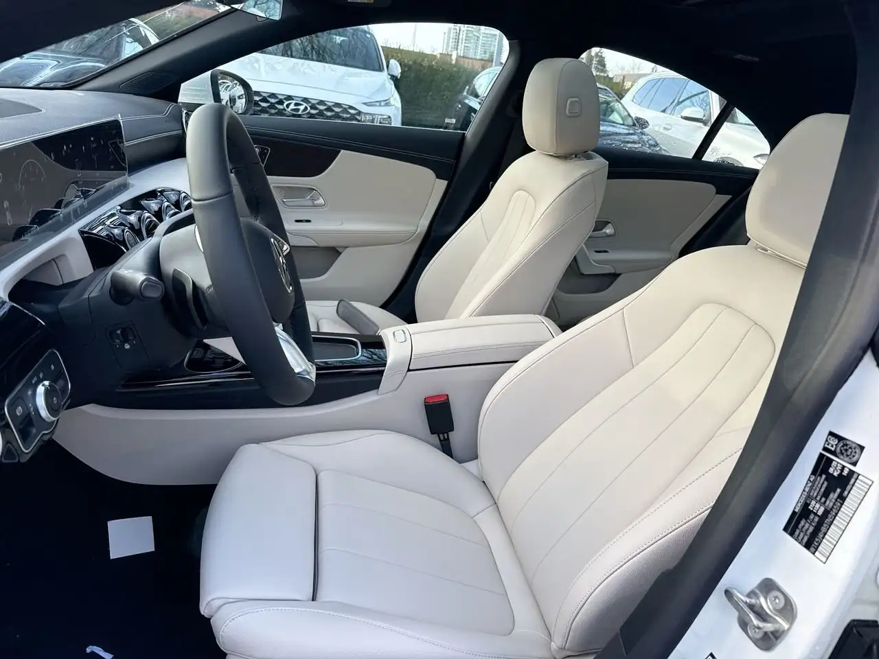 Mercedes-Benz CLA снимка Mercedes-Benz CLA