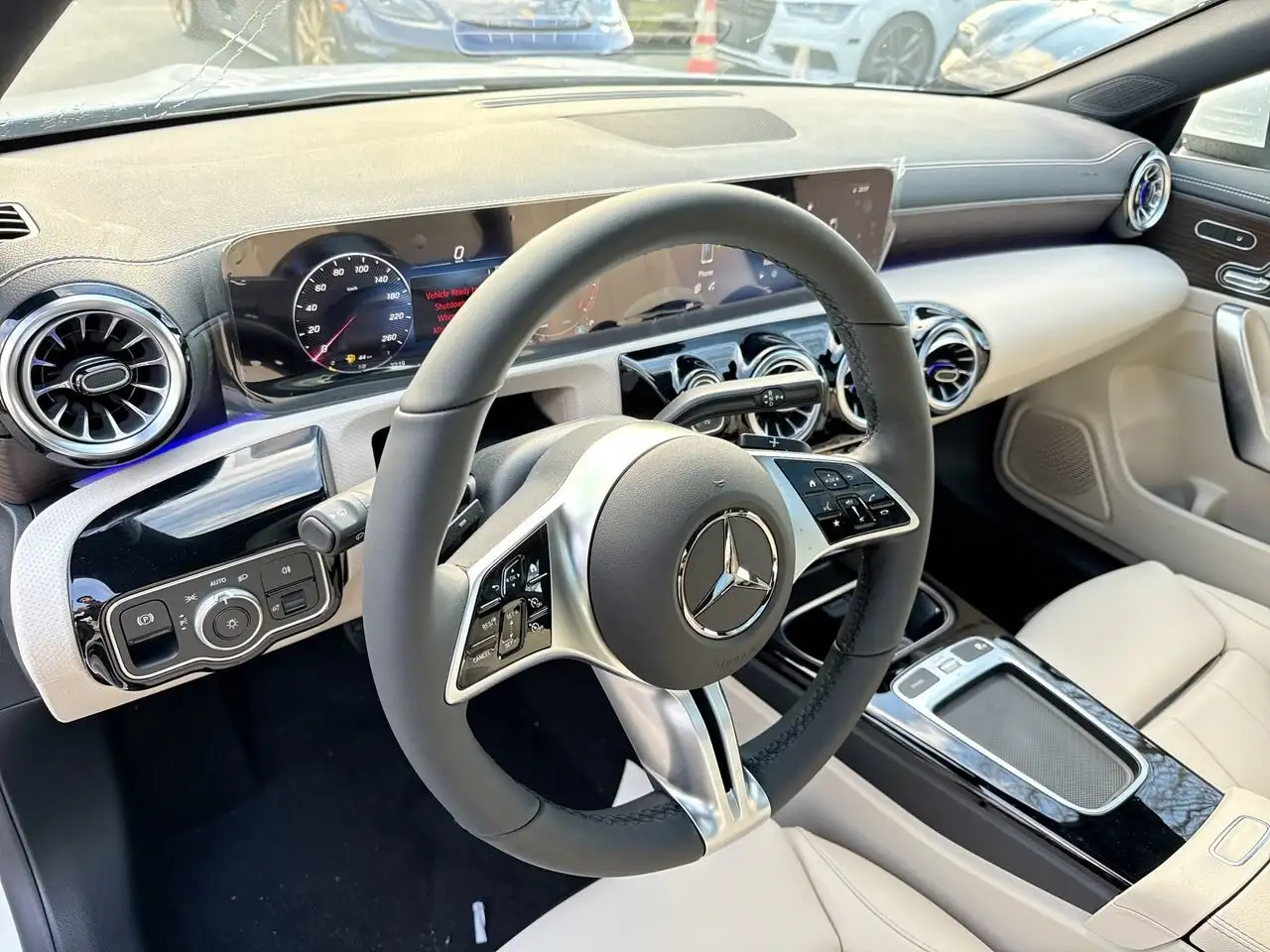 Mercedes-Benz CLA снимка Mercedes-Benz CLA