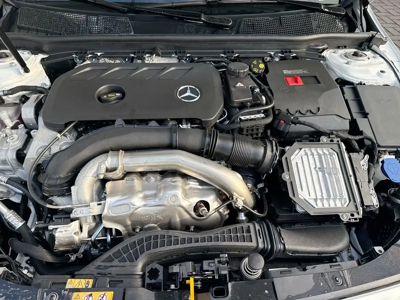 Mercedes-Benz CLA снимка Mercedes-Benz CLA