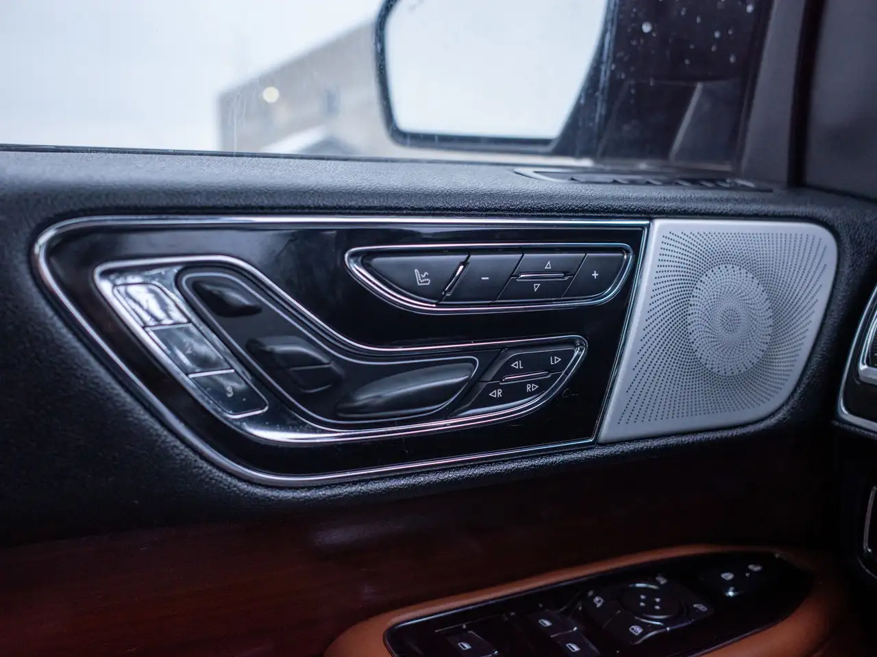 Lincoln Navigator photo Lincoln Navigator