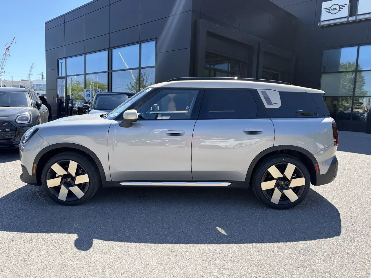 MINI Countryman photo MINI Countryman