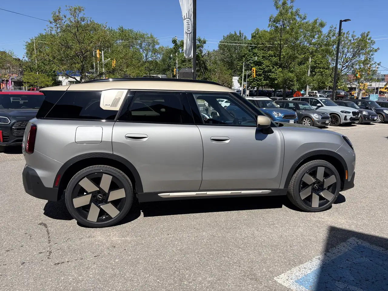 MINI Countryman photo MINI Countryman