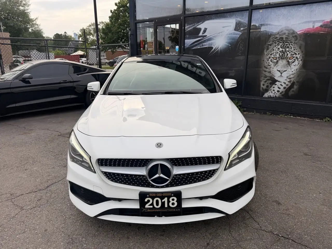 Mercedes-Benz CLA снимка Mercedes-Benz CLA