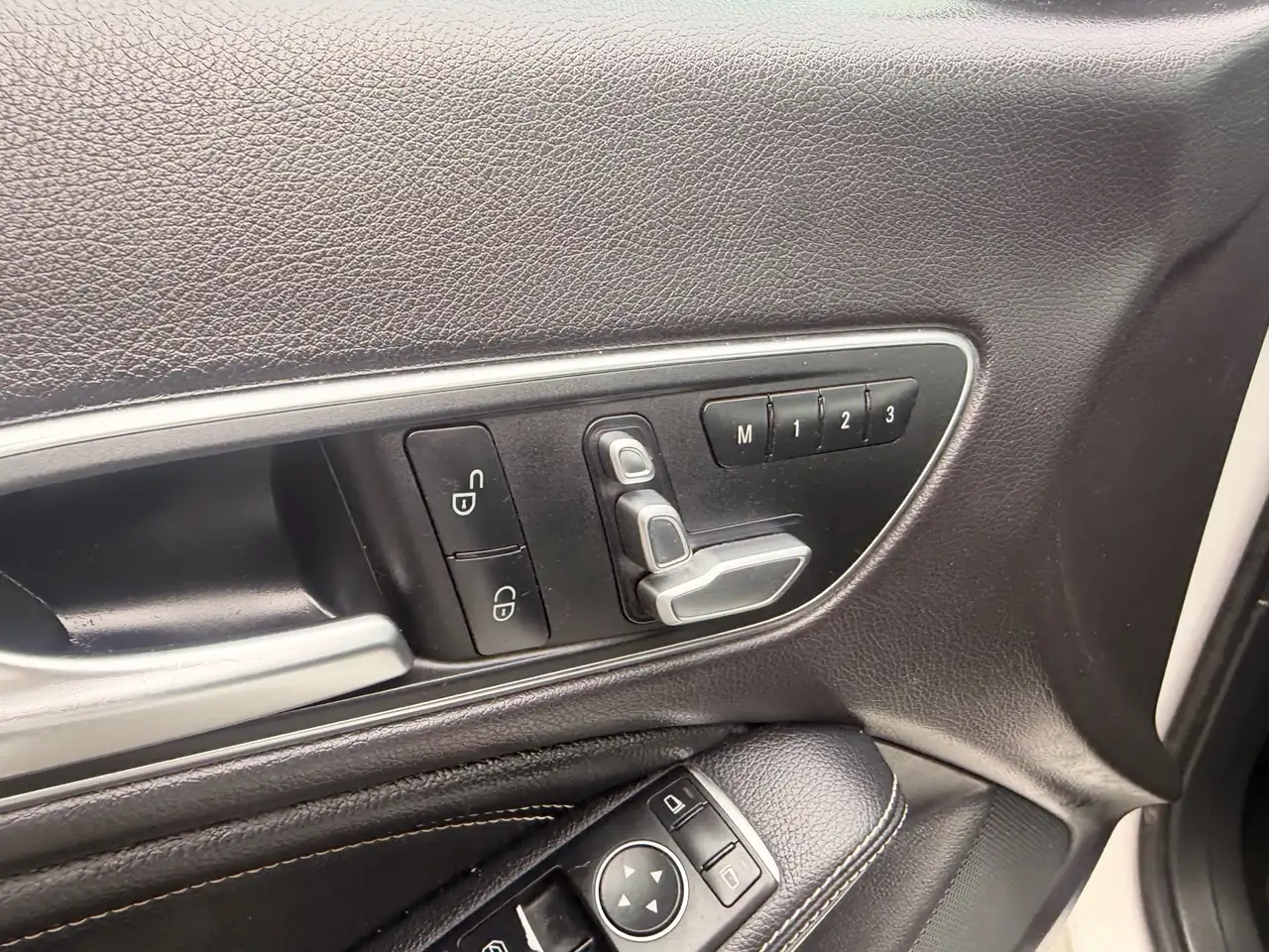 Mercedes-Benz CLA снимка Mercedes-Benz CLA