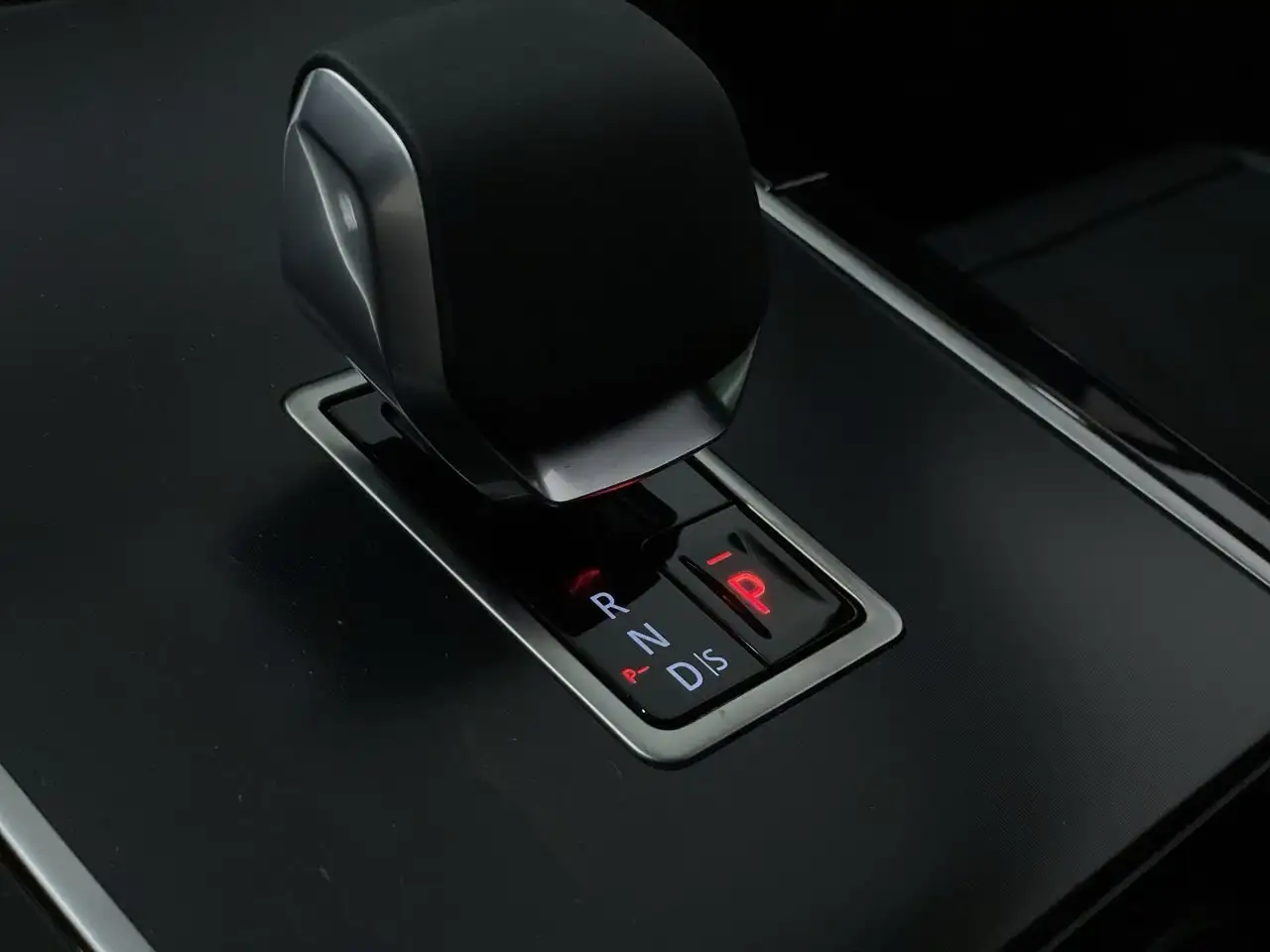 Land Rover Range Rover Velar снимка Land Rover Range Rover Velar