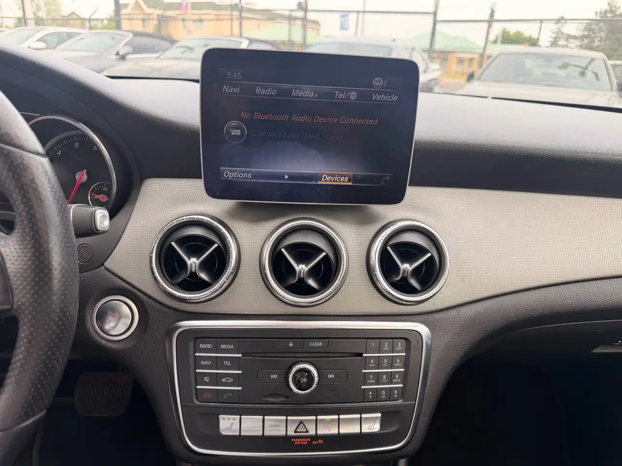 Mercedes-Benz CLA снимка Mercedes-Benz CLA