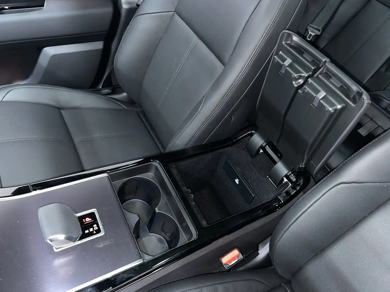 Land Rover Range Rover Velar снимка Land Rover Range Rover Velar
