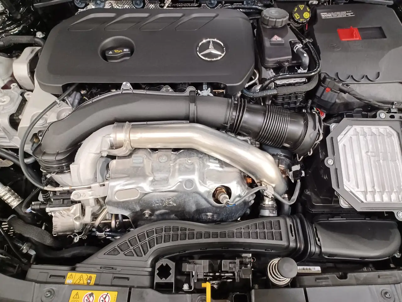 Mercedes-Benz CLA photo Mercedes-Benz CLA