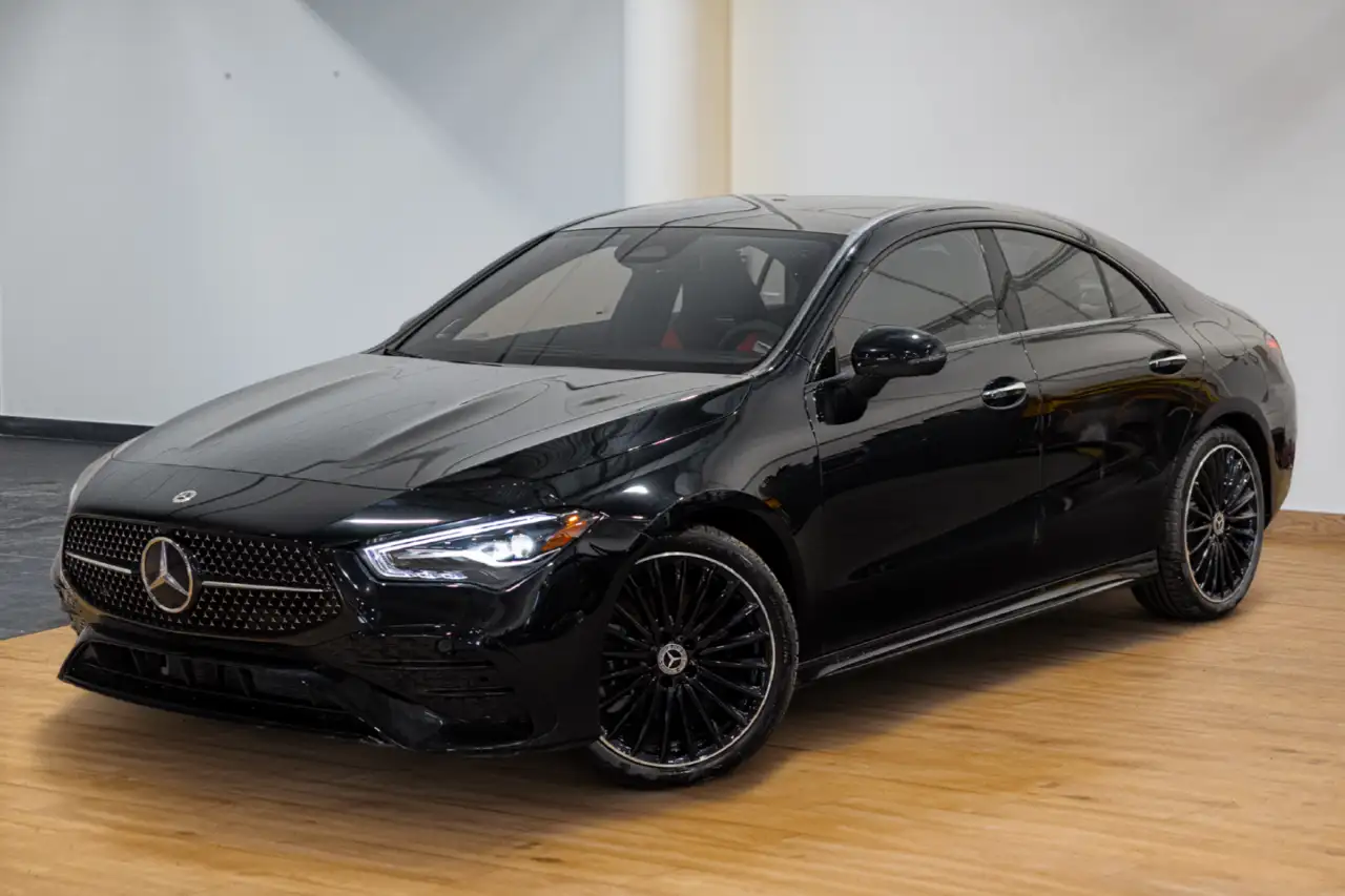 Mercedes-Benz CLA снимка Mercedes-Benz CLA