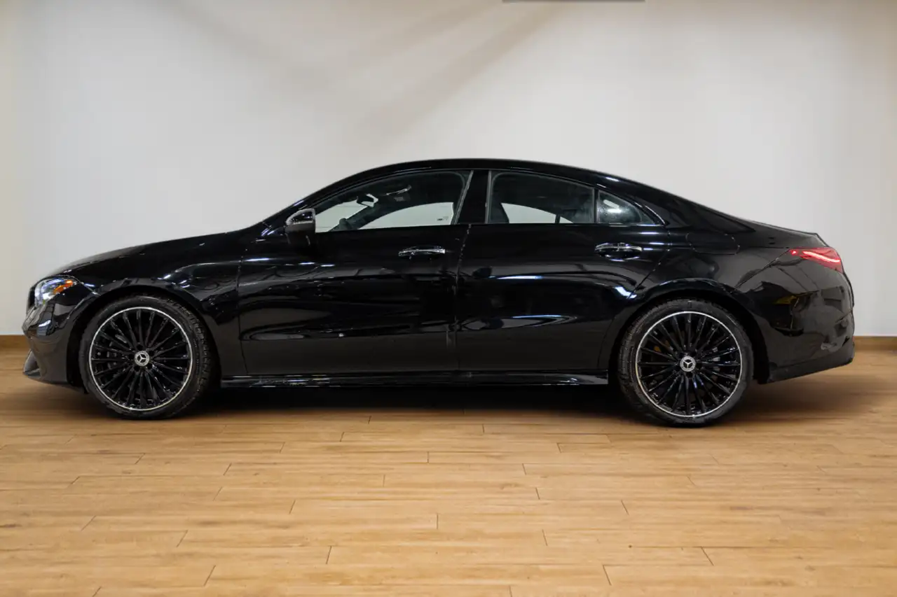 Mercedes-Benz CLA снимка Mercedes-Benz CLA