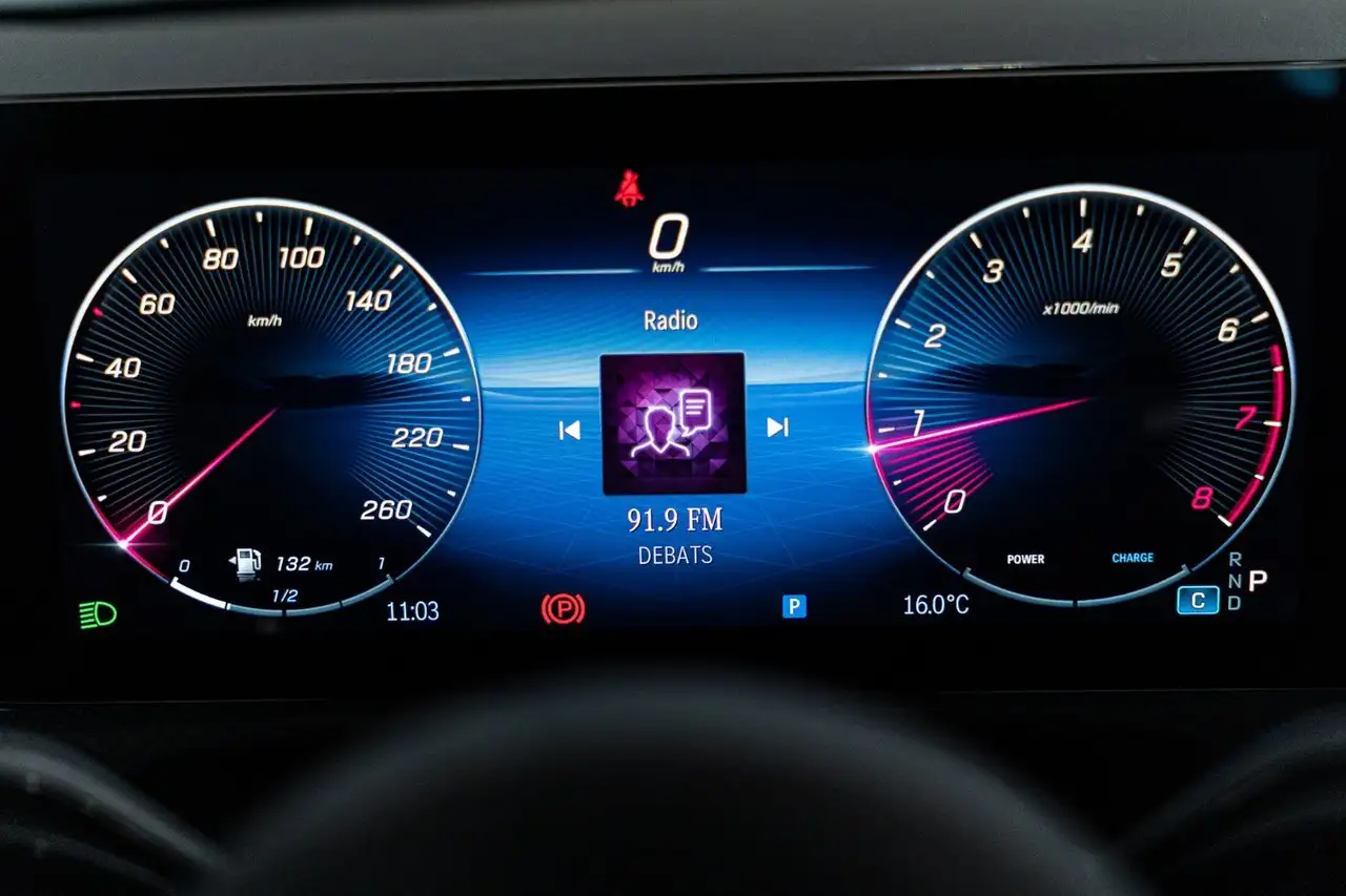 Mercedes-Benz CLA снимка Mercedes-Benz CLA