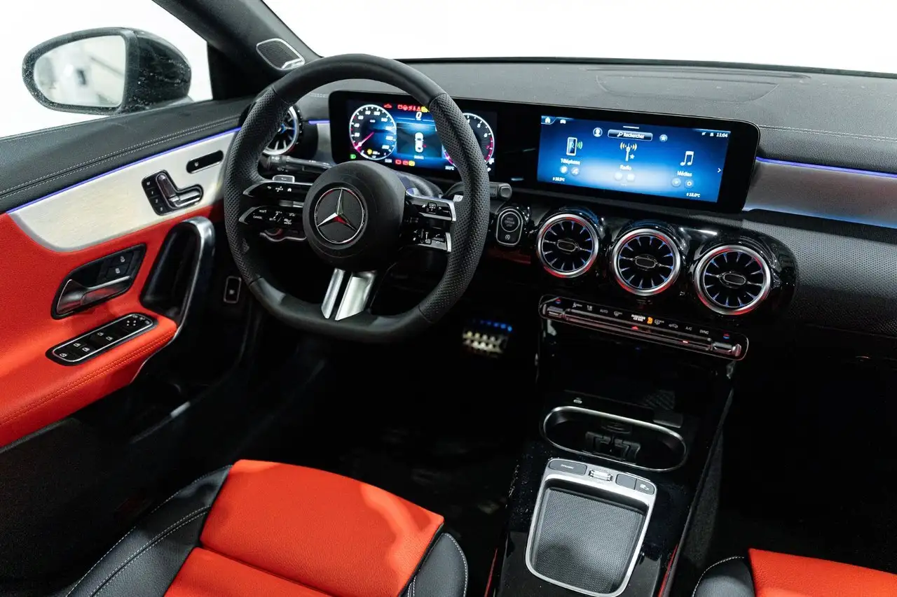 Mercedes-Benz CLA снимка Mercedes-Benz CLA