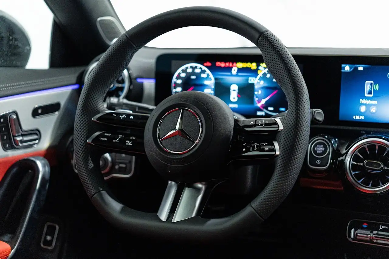 Mercedes-Benz CLA снимка Mercedes-Benz CLA