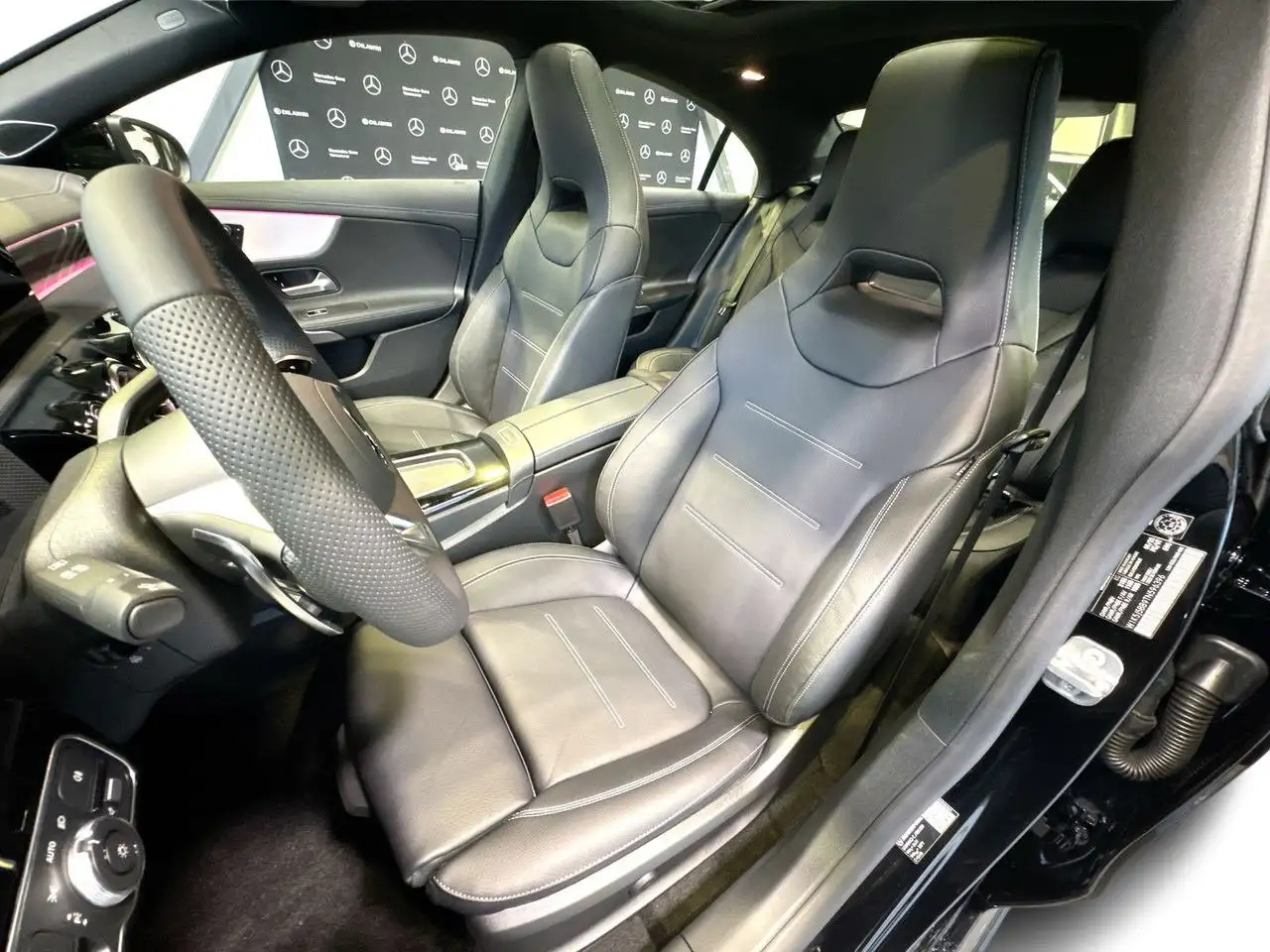 Mercedes-Benz CLA снимка Mercedes-Benz CLA