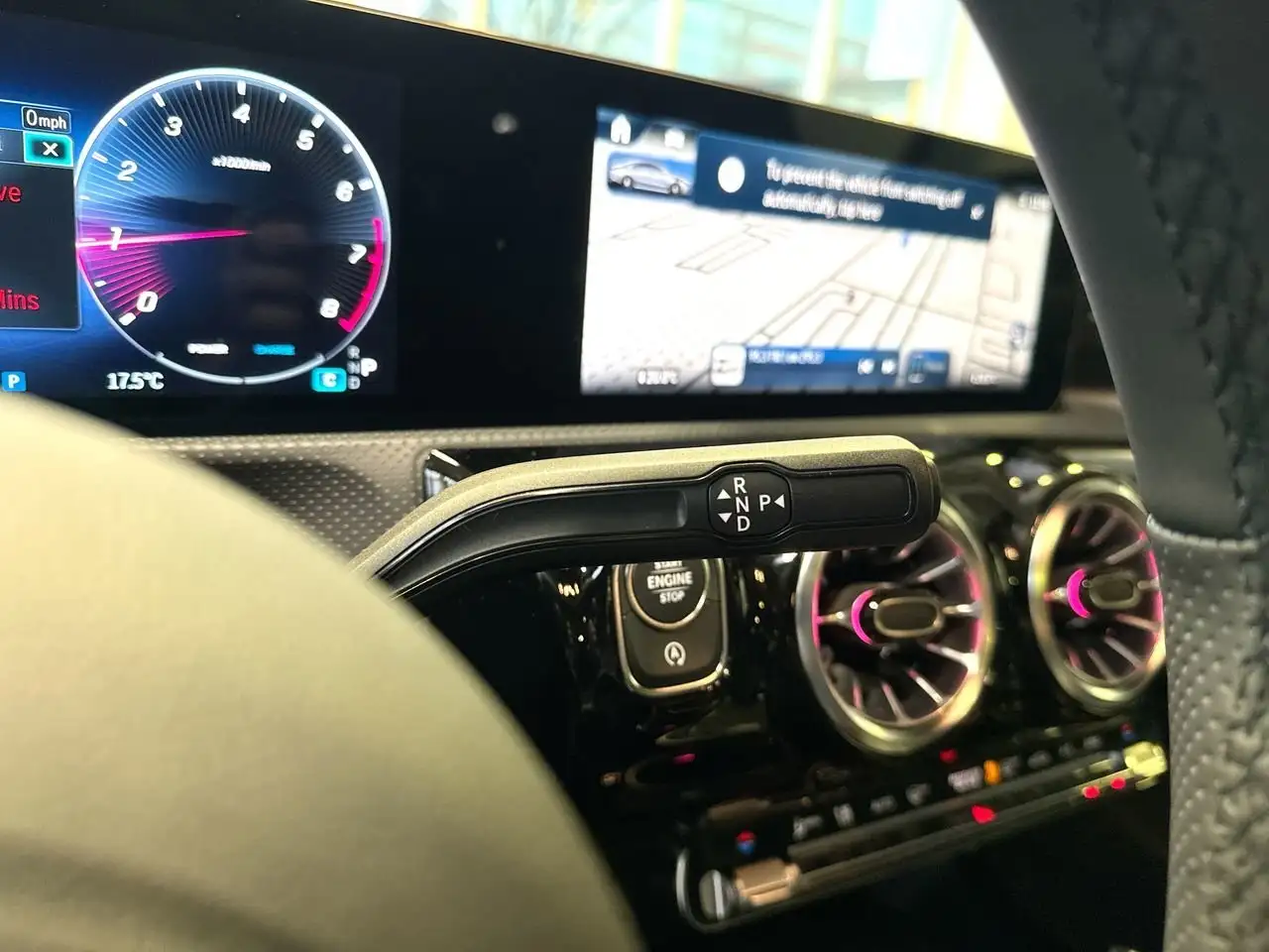 Mercedes-Benz CLA снимка Mercedes-Benz CLA