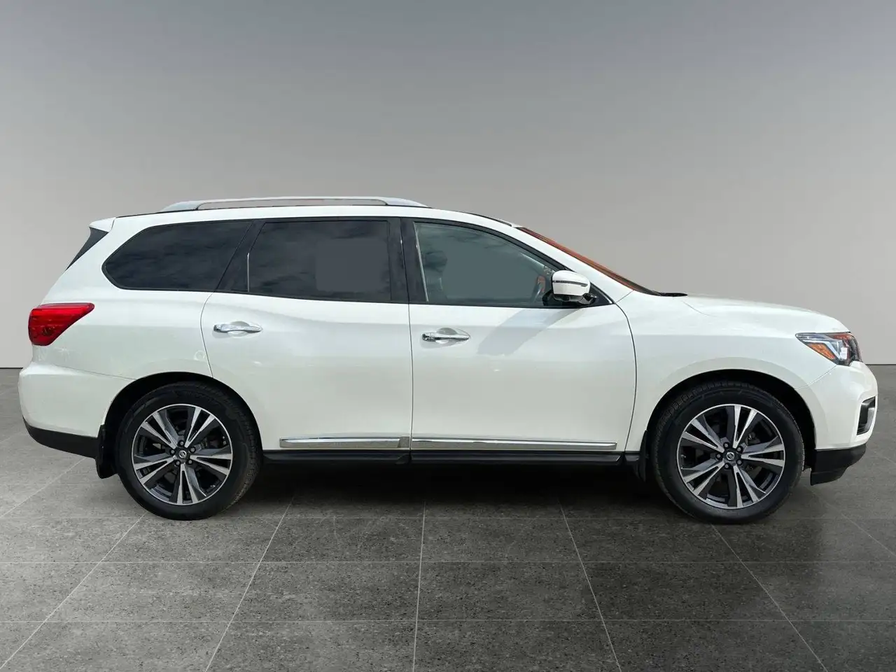 Nissan Pathfinder fotografie Nissan Pathfinder