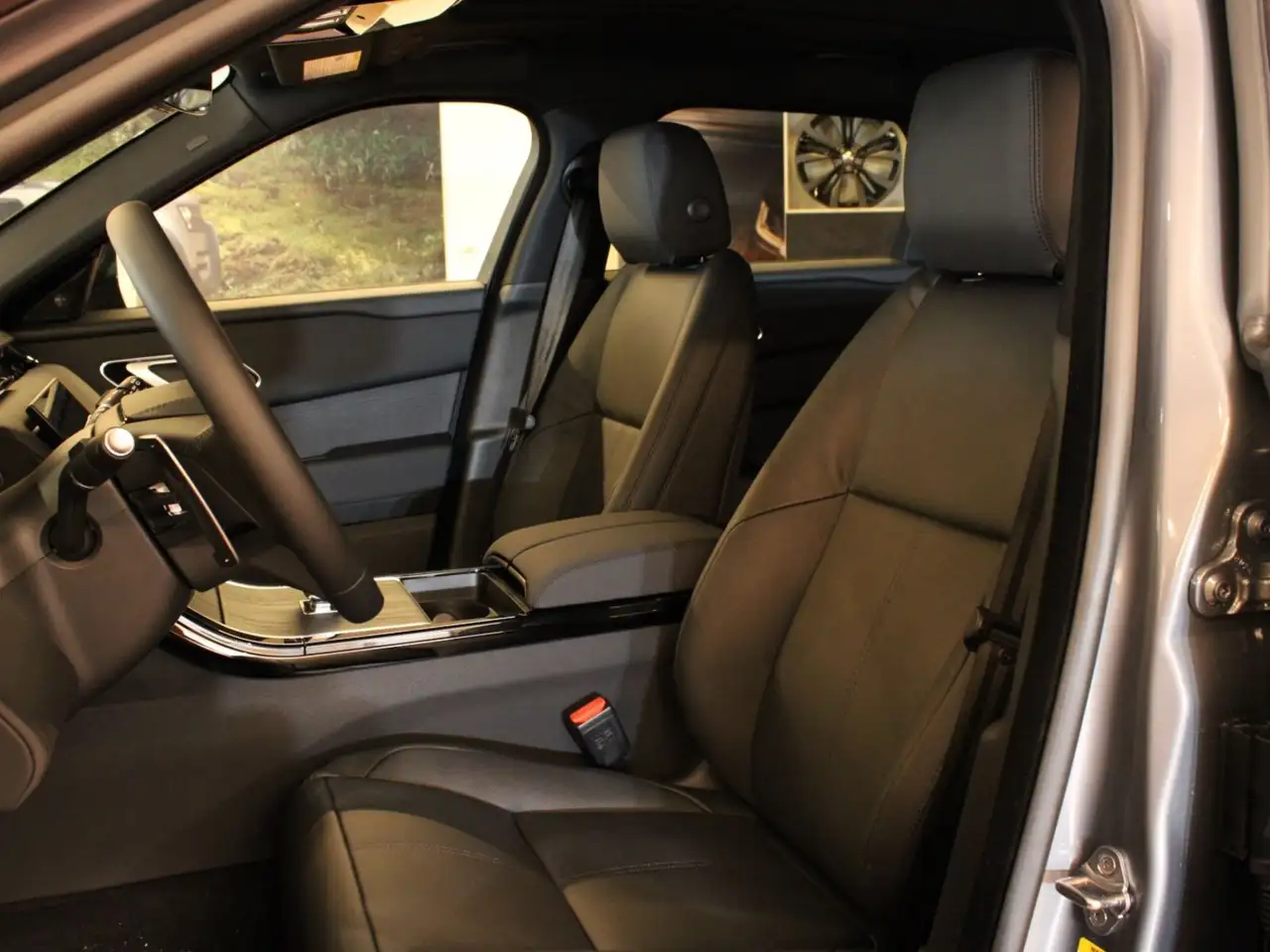 Land Rover Range Rover Velar снимка Land Rover Range Rover Velar