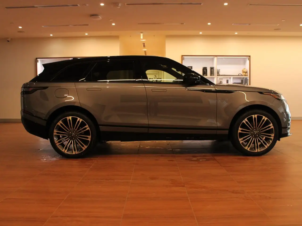 Land Rover Range Rover Velar снимка Land Rover Range Rover Velar