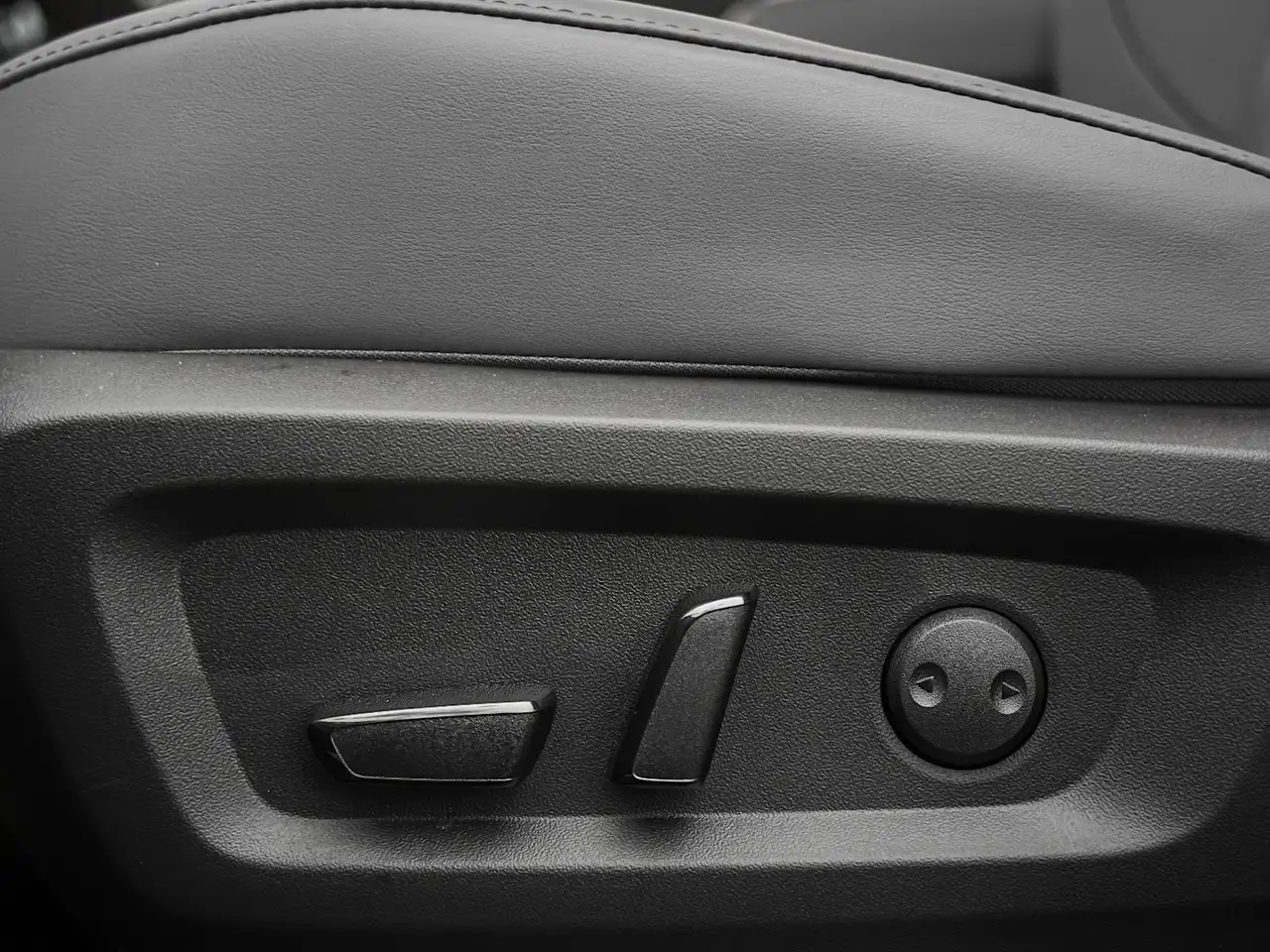 Mitsubishi Outlander photo Mitsubishi Outlander