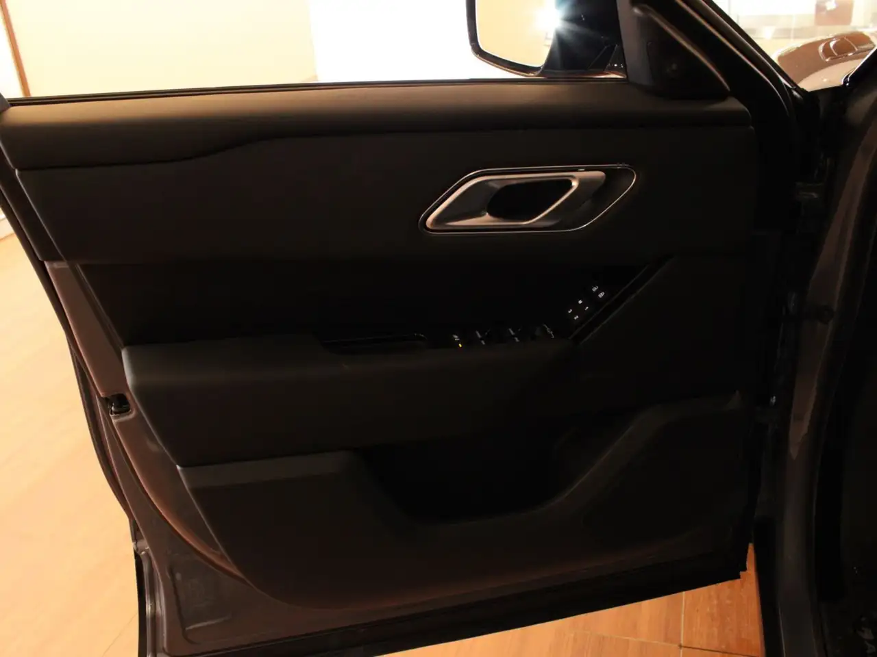 Land Rover Range Rover Velar снимка Land Rover Range Rover Velar