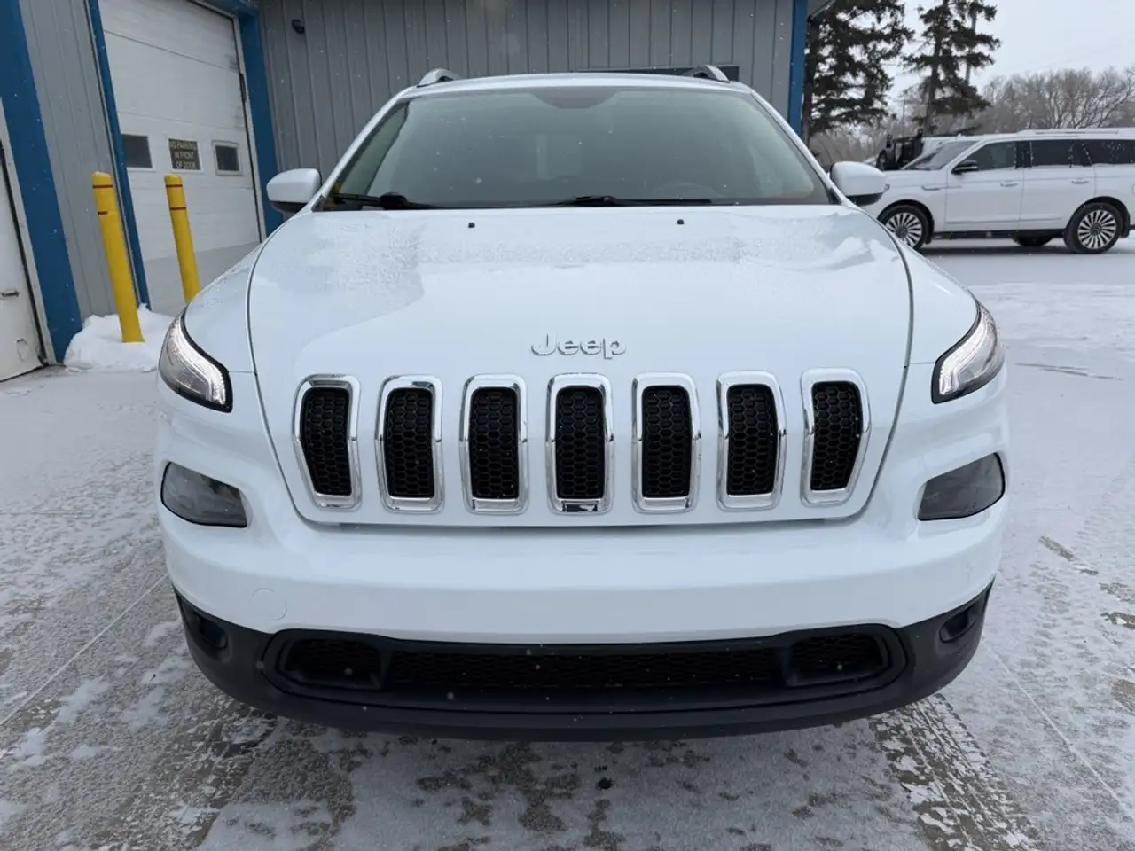 Jeep Cherokee photo Jeep Cherokee